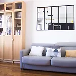 Cosy And Bright Apt In Belleville